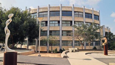 Корпус больницы "Шиба", в котором оборудованы специзоляторы (Photo: Sheba Medical Center in Tel Aviv)