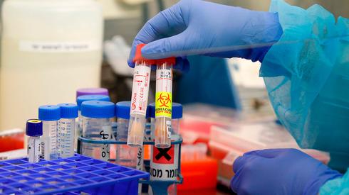 Coronavirus tests in Tel Aviv   (Photo: AFP)