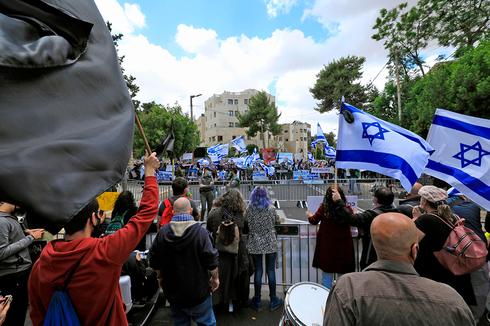 תומכי נתניהו מול מתנגדיו