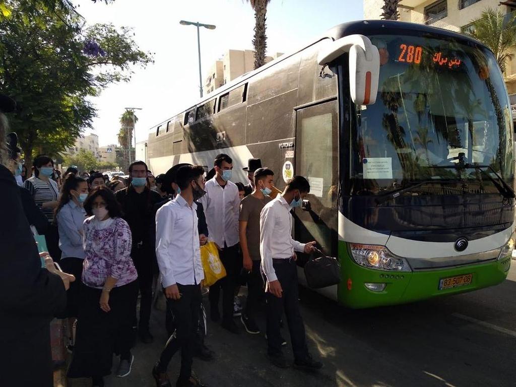 עומסים בתחבורה הציבורית באלעד ()