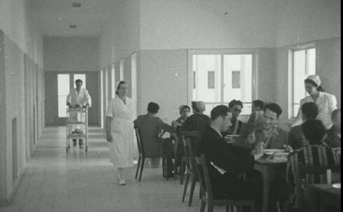 צילום: אוסף יומני כרמל - ארכיון הסרטים הישראלי סינמטק ירושלים צילום: אוסף יומני כרמל - ארכיון הסרטים הישראלי סינמטק ירושלים