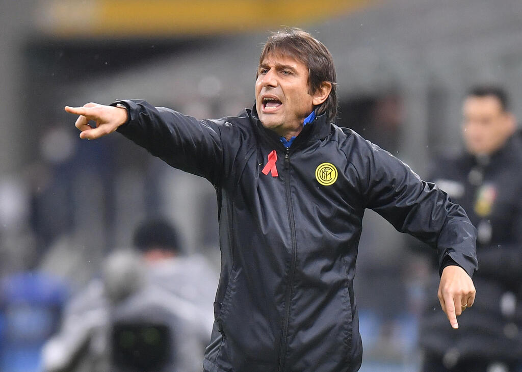 Antonio Conte. Received at the head from Guttman (Photo: Reuters) Antonio Conte