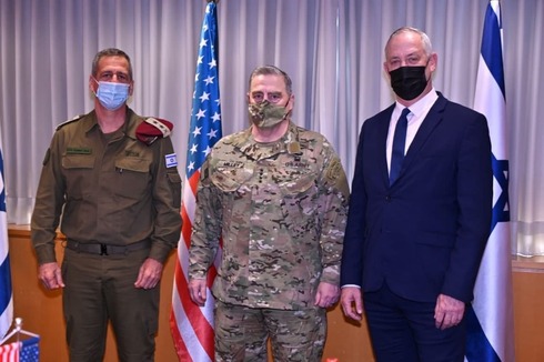 L-R: IDF Chief of Staff Aviv Kochavi, Chairman of the Joint Chiefs of Staff Gen. Mark Milley and Defense Minister Benny Gantz meeting in Israel in December (Photo: Defense Ministry) בני גנץ והרמטכ"ל אביב כוכבי עם מארק אלכסנדר מילי