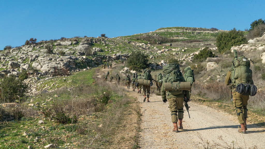 An enclave beyond the fence border Syrian border paratroopers army