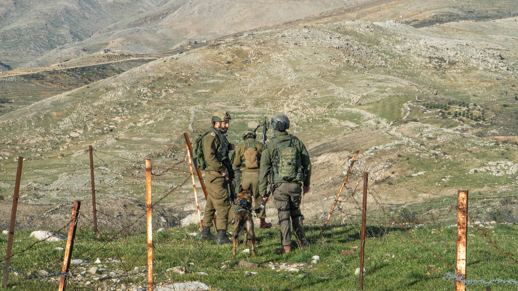 An enclave beyond the fence border Syrian border paratroopers army