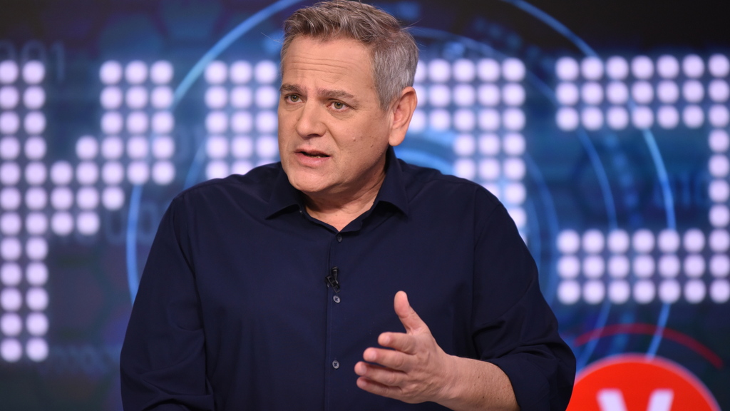 Nitzan Horowitz in an interview in the studio