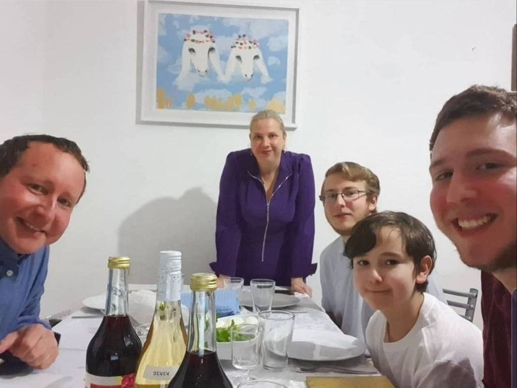 The Arbiv family in the photo from last Passover