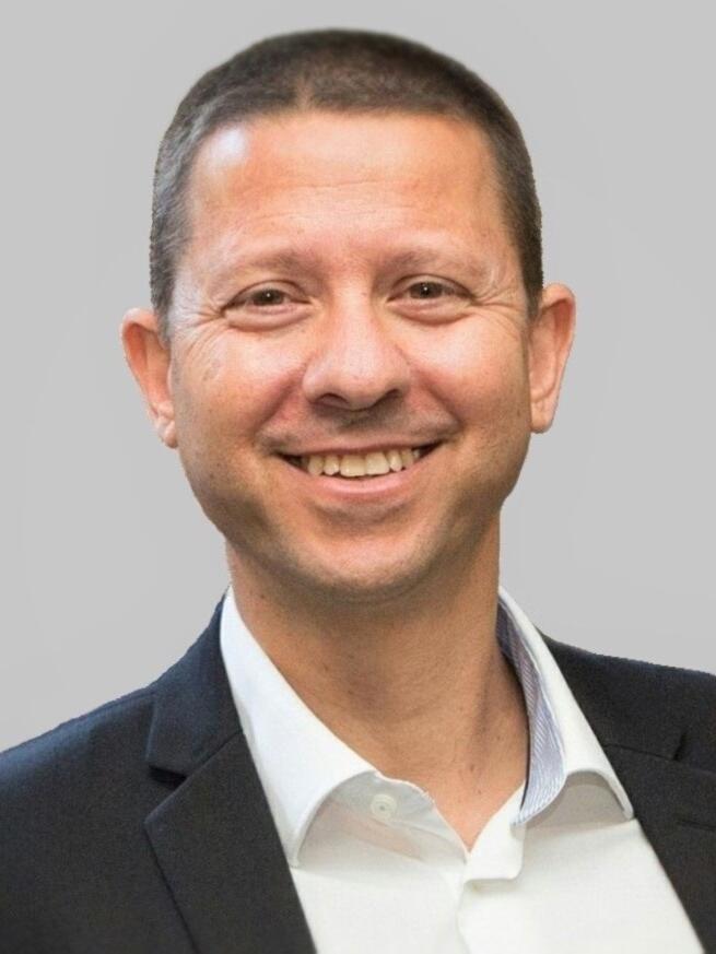רון צור רונן צור