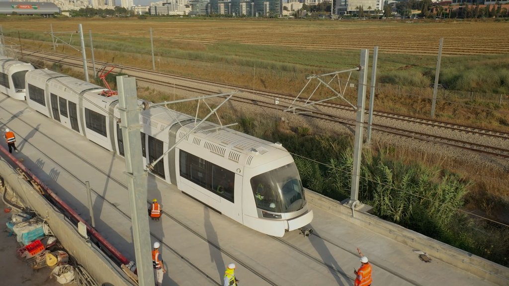 הרכבת הקלה השלימה נסיעה ראשונה בגוש דן