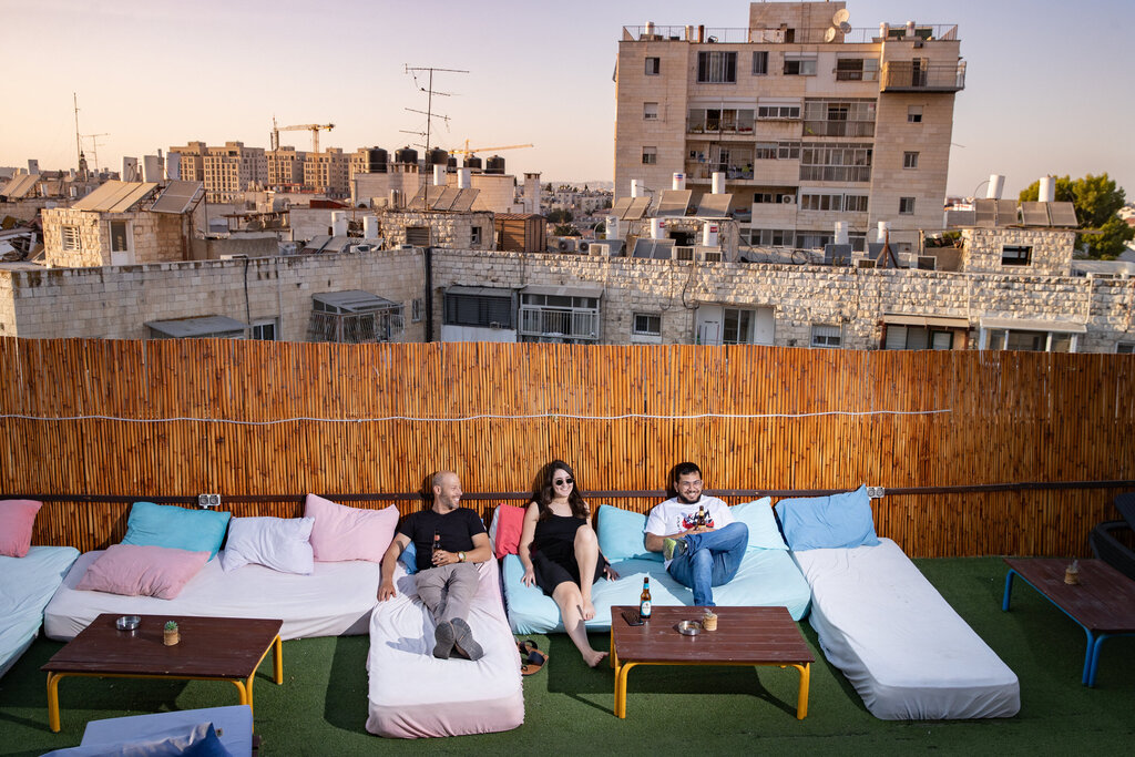 הגג של אברהם הוסטל
