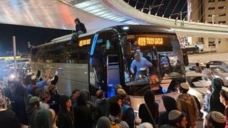 מפגינים בירושלים במחאה על מותו של אהוביה סנדק ז"ל