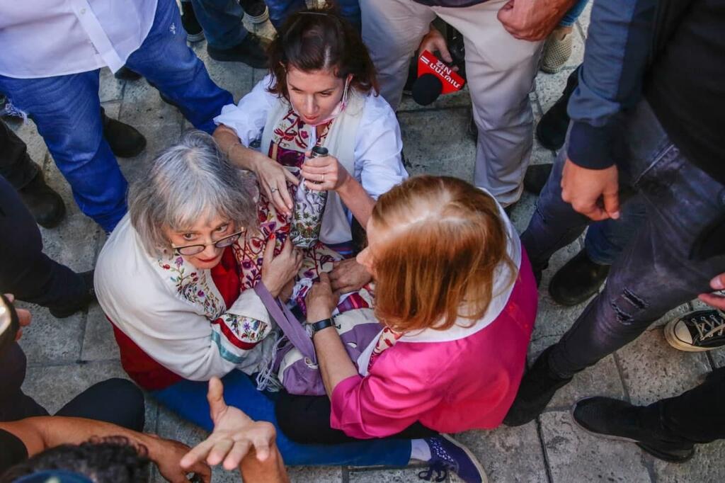 מאות משתתפים בהפגנות סביב התפילה המסורתית החודשית שמקיימות במקום נשות הכותל