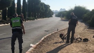 חוקרי משטרה בזירת התאונה