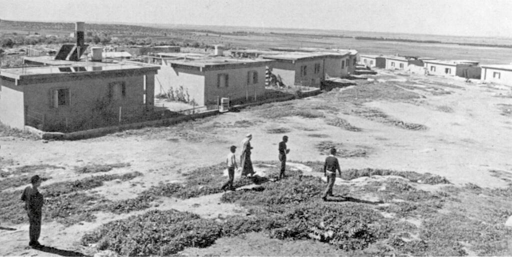 מאתגרים את משרד השיכון: יחידות לכפרים ערביים בישראל בשנות ה-60 (אוסף משה לופנפלד, ארכיון אדריכלות ישראל) שיכונים לחמולת דקה, כפר ימה, 1961