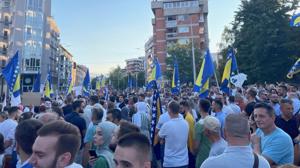 Protesters gather outside the Office of the High Representative of Bosnia and Herzegovina (Photo: David I. Klein) Bosnia Political