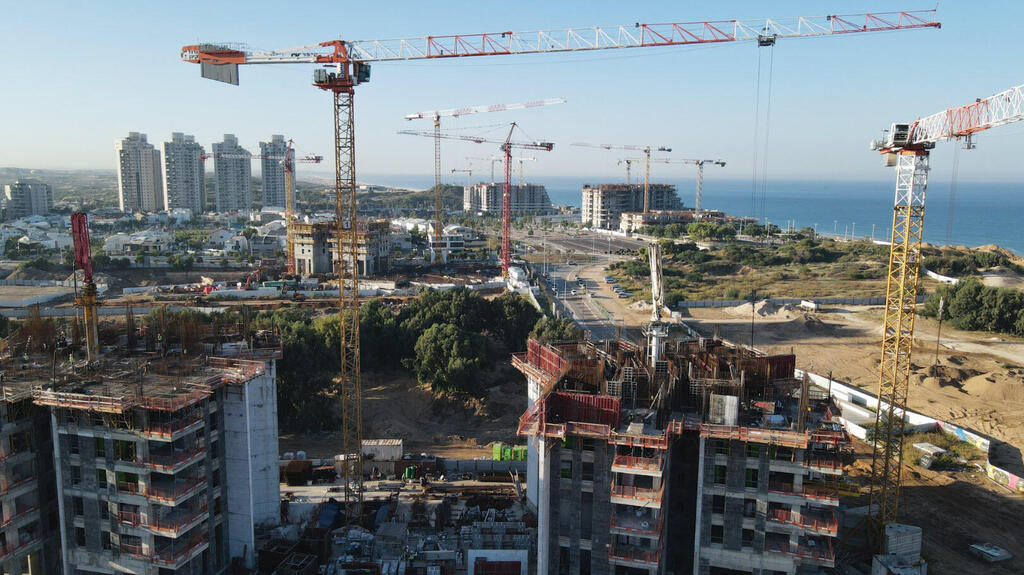 "יש להגיע ללמעלה מ־70 אלף התחלות בנייה בשנה". שכונה חדשה בבנייה במרכז הארץ (צילום: עמי לאור) "יש להגיע ללמעלה מ־70 אלף התחלות בנייה בשנה". שכונה חדשה בבנייה במרכז הארץ