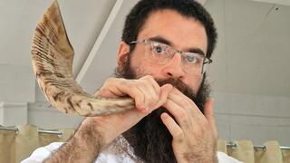 הרב מויישי, בית חב"ד אל נידו בפיליפינים
