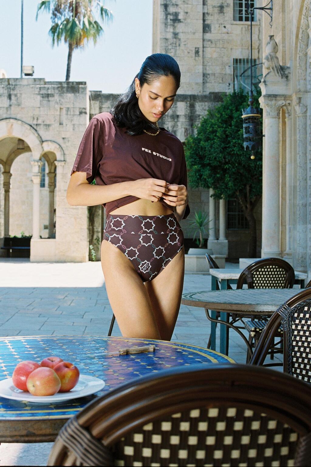 "אני גאה במוצא שלי, ואף אחד לא יחזיר אף מזרחי אחורה לשנות ה-50". הקולקציה של FEZ (צילום: מירב בן לולו) הקולקציה של FEZ