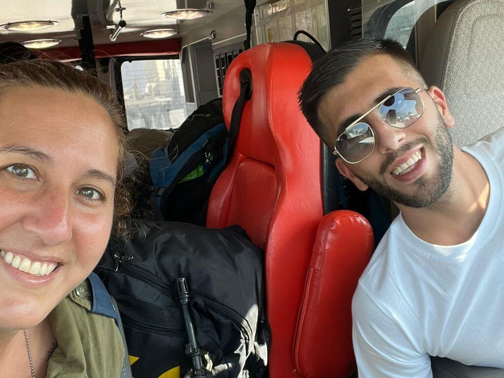 ד"ר צליל שנקלר ונהג האמבולנס נחמן בן סימון