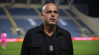 יוסי אבוקסיס הפועל פ"ת בית"ר ירושלים