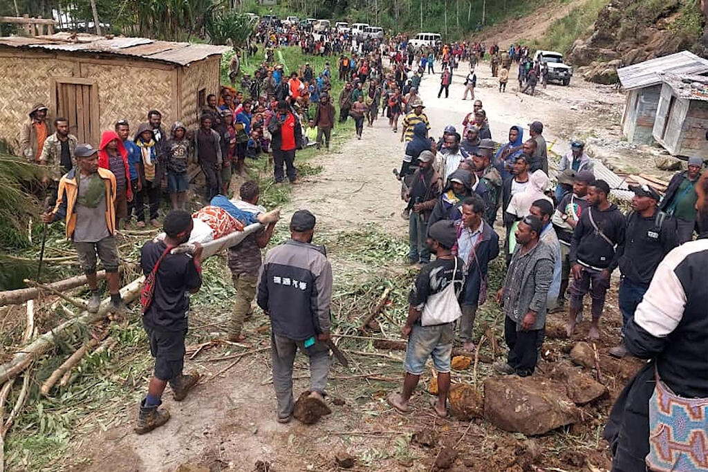 מאות הרוגים מפולת ב פפואה גינאה החדשה