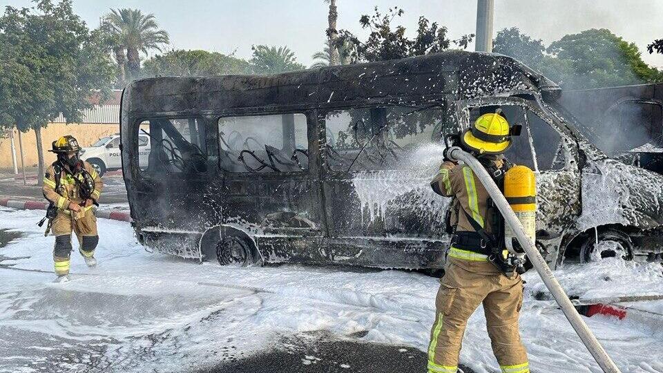פיצוץ מיניבוס במחלף וולפסון באזור חולון ו תל אביב