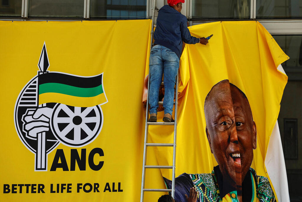 נשיא דרום אפריקה סיריל רמפוזה בחירות עצרת של מפלגת הקונגרס הלאומי האפריקני ANC