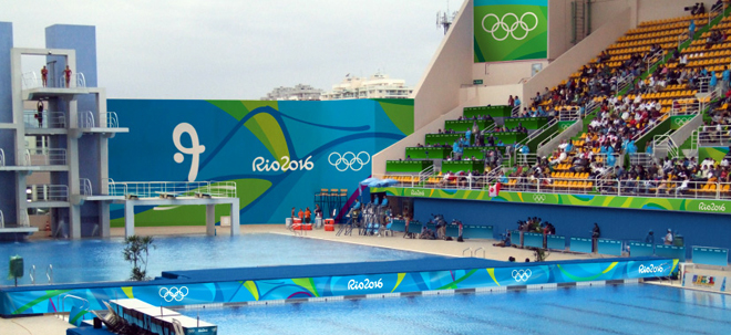 המיתוג (הבאנלי) של הבריכה האולימפית, (נא ללמוד מהבריטים שצבעו את הבריכה שלהם ב2012 בוורוד פוקסיה). 