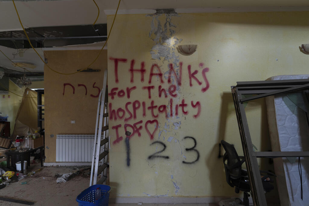 Graffiti left by Israeli soldiers in Lebanon homes during the ground offensive against Hezbollah (Photo: Hassan Ammar) Graffiti written by Israeli soldiers during the ground offensive against Hezbollah