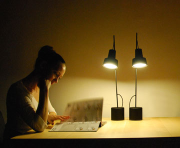 ''Spot lamp'' של ניר מאירי (צילום: שי בן אפרים)