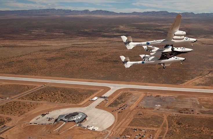 במדבר של ניו מקסיקו, ארה'ב, שוכן שדה התעופה שעדיין לא החל לפעול. מהחלל הוא ייראה כמו עין מתכת עתידנית (צילום: Courtesy of Spaceport America)