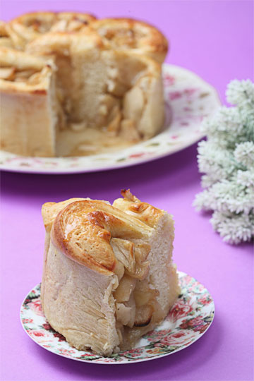 עוגת שושני שמרים ותפוחים בלי סוכר (צילום: כפיר חרבי, סגנון: עמית דהאן)