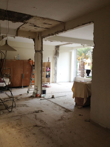 לפני: כך נראתה הדירה לפני השיפוץ (צילום: דנה לייטרסדורף)