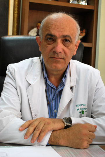 ד"ר מנו רובינפור, מנתח פלסטי ואסתטי מומחה, חבר האיגוד הישראלי לכירורגיה פלסטית וחבר האיגוד הבינלאומי לכירורגיה פלסטית ואסתטית