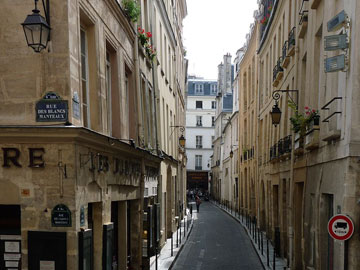 המארה (למעלה ולמטה) הוא אחד הרובעים היוקרתיים והפופולריים בפריז (צילום: Ralf.treinen, cc)