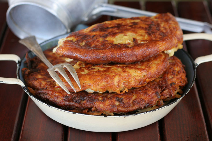 טוץ' - פשטידת תפוחי אדמה רומנית (צילום: אסנת לסטר)