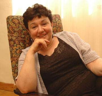 מכלכלנית לסופרת. ויקטוריה בלינדר (צילום: עילית אזולאי)