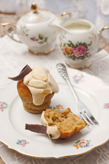 עוגת מוקה-קרמל עם קרם קפה (צילום: רן גולני, סגנון: נעמה רן)