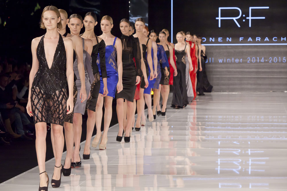 על המסלול: קולקציית שמלות הכלה והערב של רונן פראצ'ה בשבוע האופנה גינדי תל אביב (צילום: ענבל מרמרי)