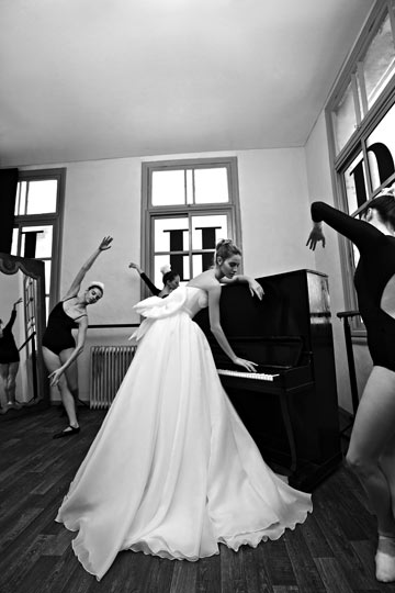 קולקציית שמלות הכלה של סלון חתונה לבנה (צילום: יניב אדרי)