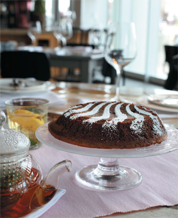 נמסיס: עוגת שוקולד ללא קמח (צילום: רונן מנגן, סגנון: קרן ברק)