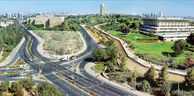 השטח המיועד לספרייה הלאומית, בין הכנסת, מוזיאון ישראל ובית המשפט העליון (צילום: אופק צילומי אוויר)