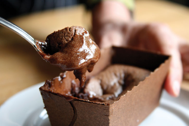עוגת שוקולד חמה (צילום: אורליה הופשטטר)