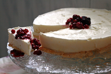 עוגת גבינה עם פירות יער (צילום: אבירם פלג )