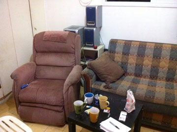 גיבוב רהיטים בסלון, "לפני" (צילום: מירי בלבול)