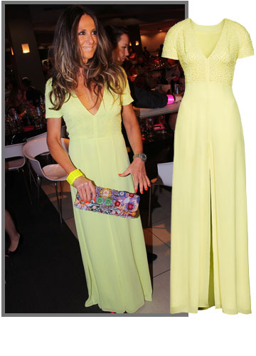 לאה שנירר נחבאת אל הכלים בשמלת מקסי צהובה וזרחנית של H&M (מחיר: 499 שקל) (צילום: אביב חופי, הנס מוריץ)