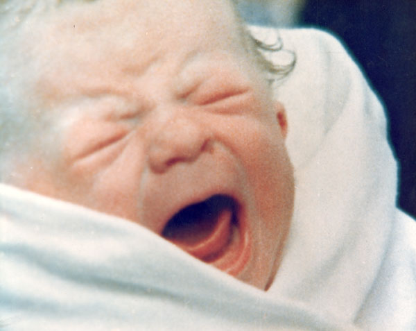 לואיס בראון ביום לידתה (צילום: gettyimages)