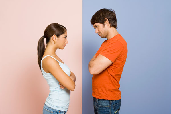  החוקרים גילו: נשים וגברים דווקא חושבים אותו הדבר  (צילום: thinkstock)