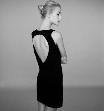 קרן מור יוסף במכירת שמלה שחורה קטנה. שמלות ערב ושמלות קוקטייל בעיצוב ישראלי