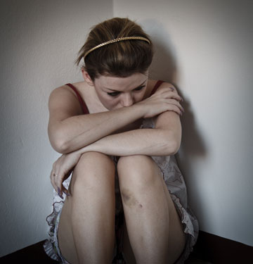 טיפול רגיש יותר? אלימות כלפי נשים מעוררת שאלות (צילום: shutterstock)